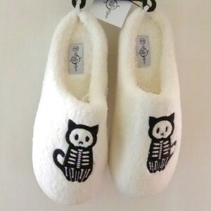Cozy Cat Skeleton Slippers - White and Black